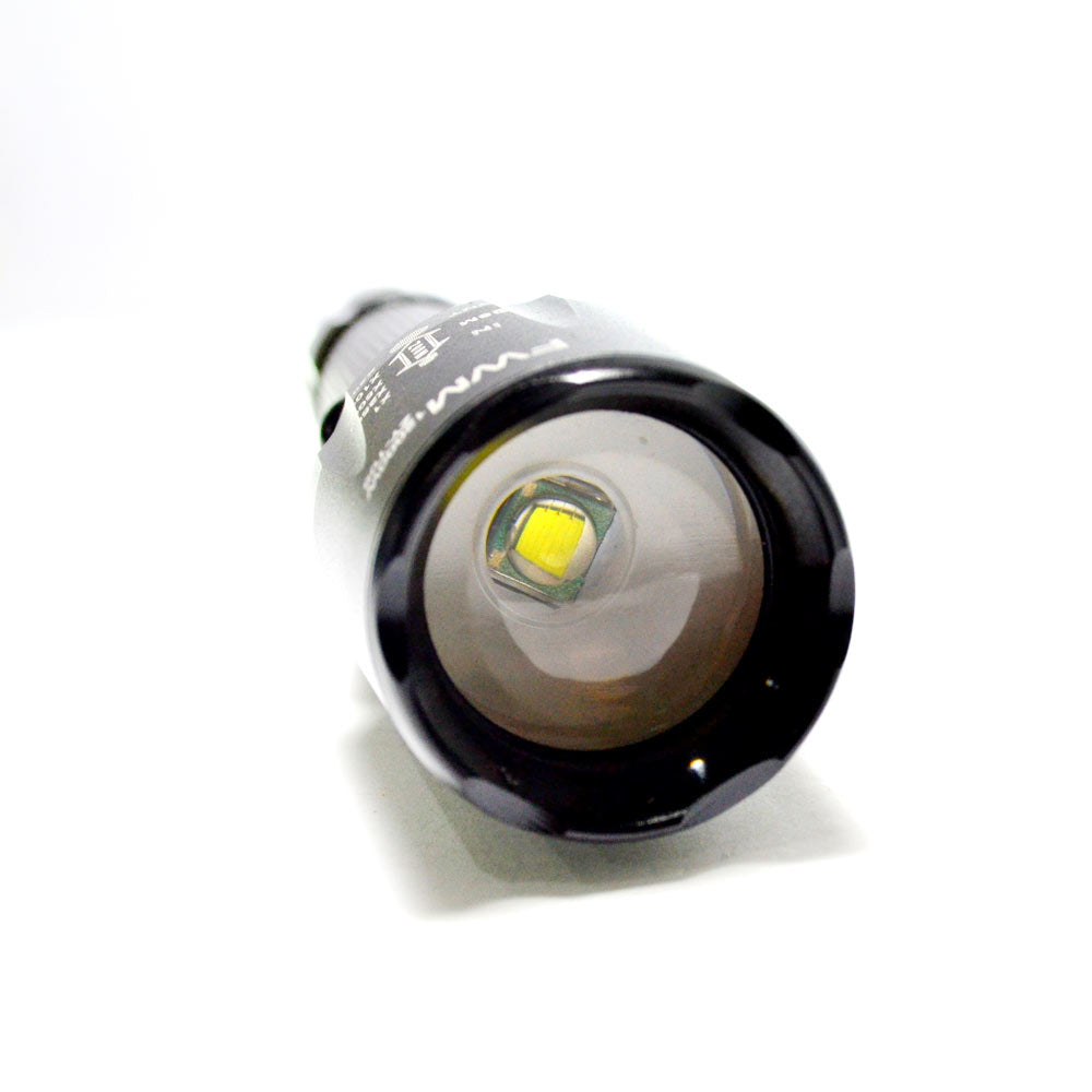 Lanterna LED com 12000 W/48000 lumens